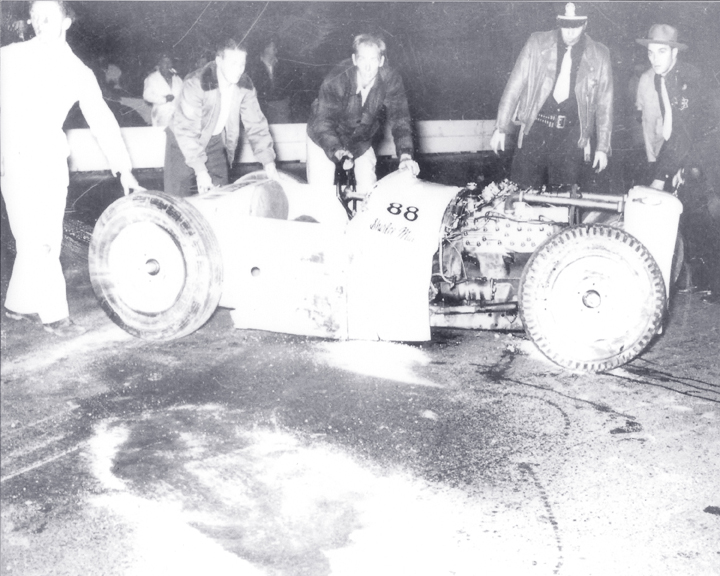 Fred Dicky / First Roadster Race Aurora 1947